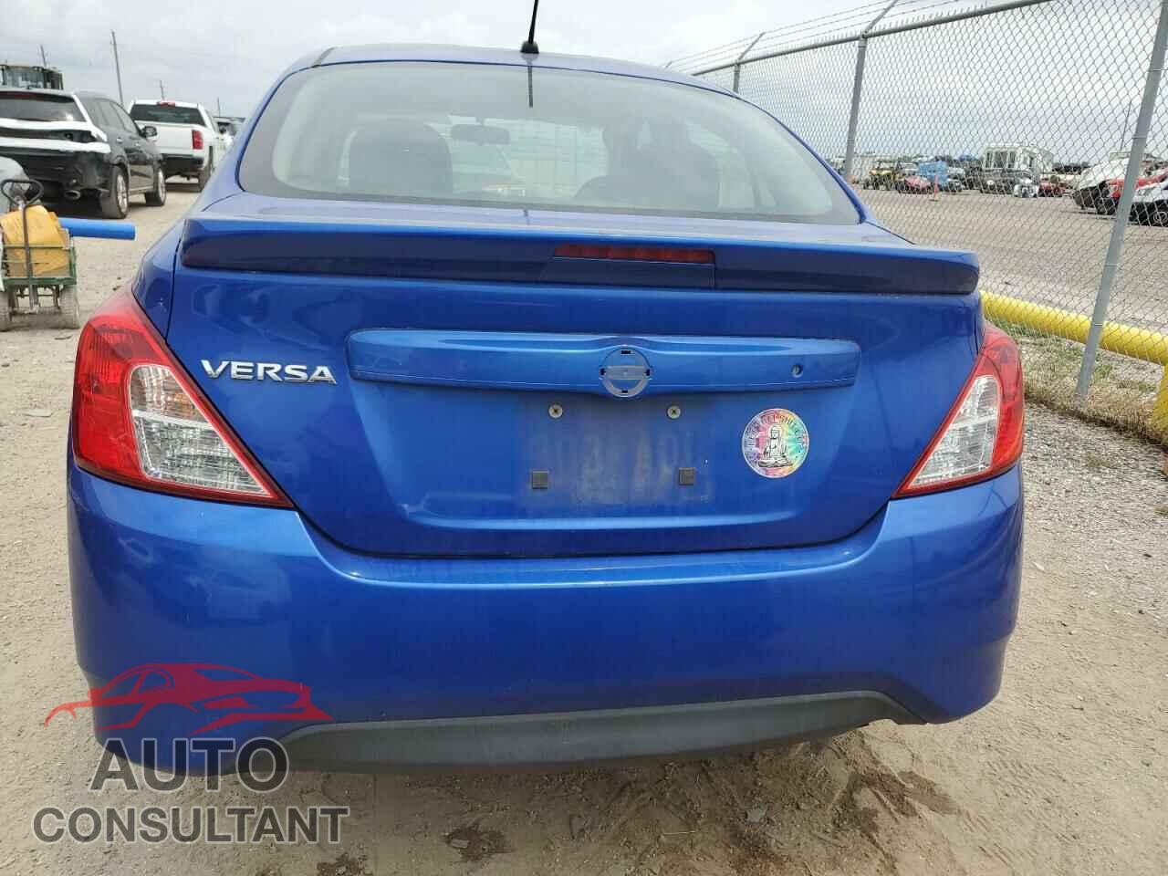 NISSAN VERSA 2017 - 3N1CN7AP3HL820531