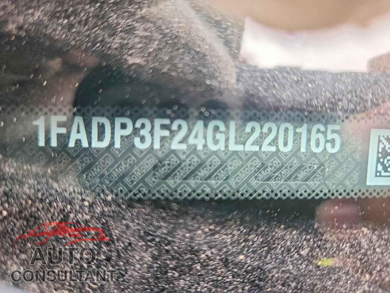 FORD FOCUS 2016 - 1FADP3F24GL220165