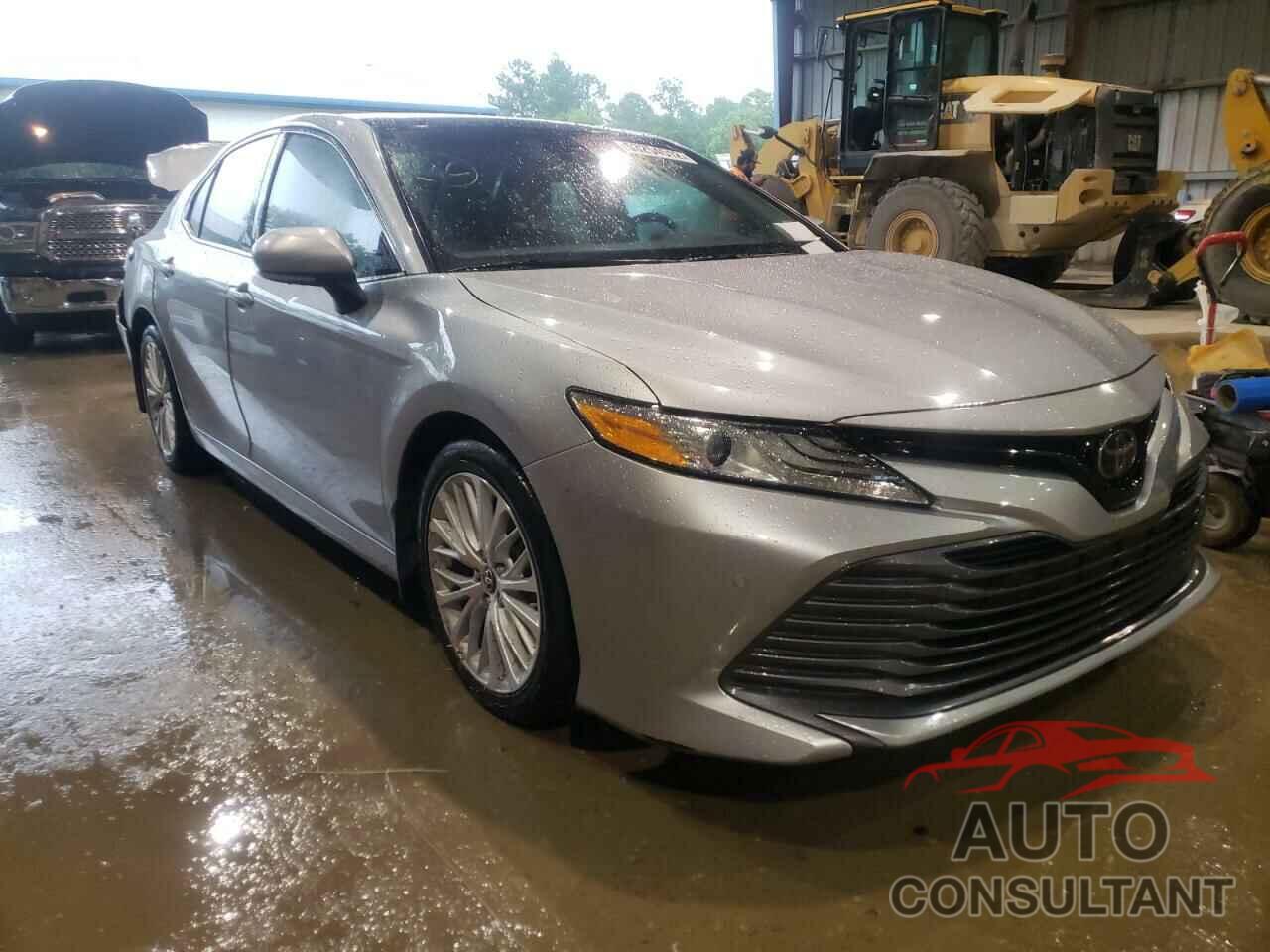 TOYOTA CAMRY 2018 - 4T1B11HKXJU092922