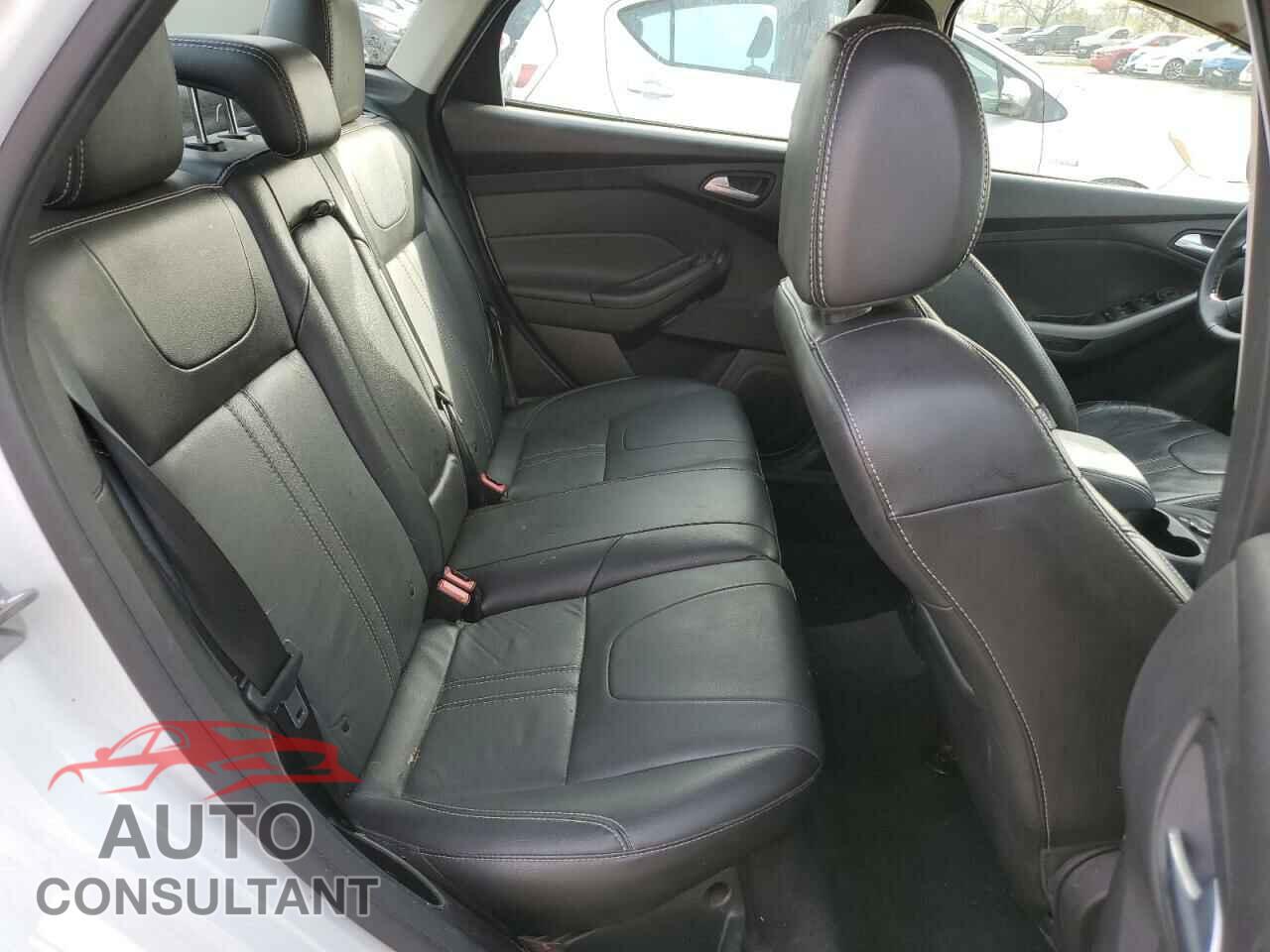 FORD FOCUS 2014 - 1FADP3F26EL404505