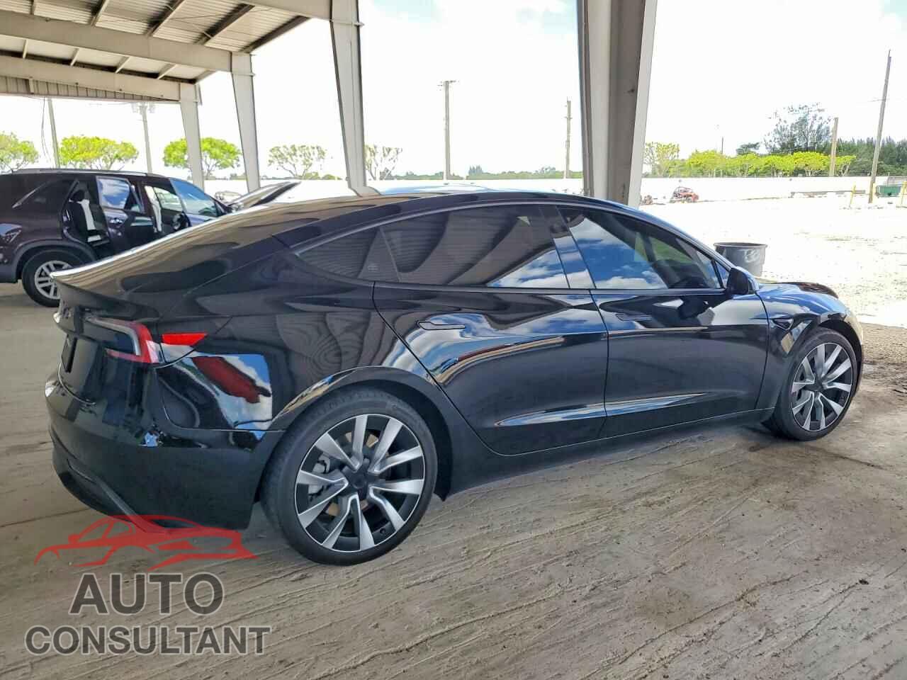 TESLA MODEL 3 2024 - 5YJ3E1EA7RF733571