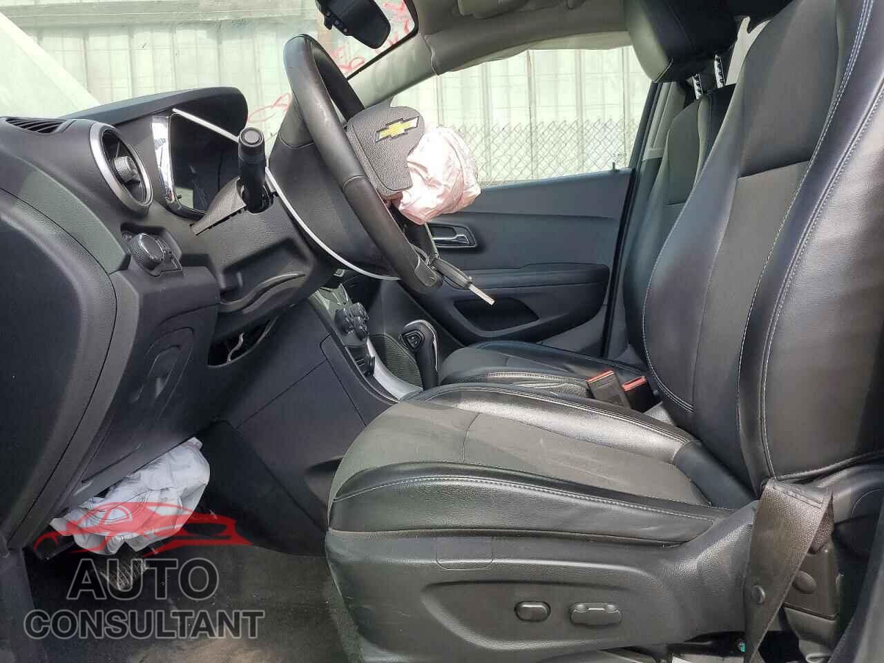 CHEVROLET TRAX 2015 - KL7CJLSB5FB218312