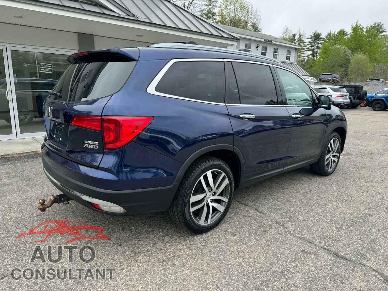 HONDA PILOT 2017 - 5FNYF6H99HB102465