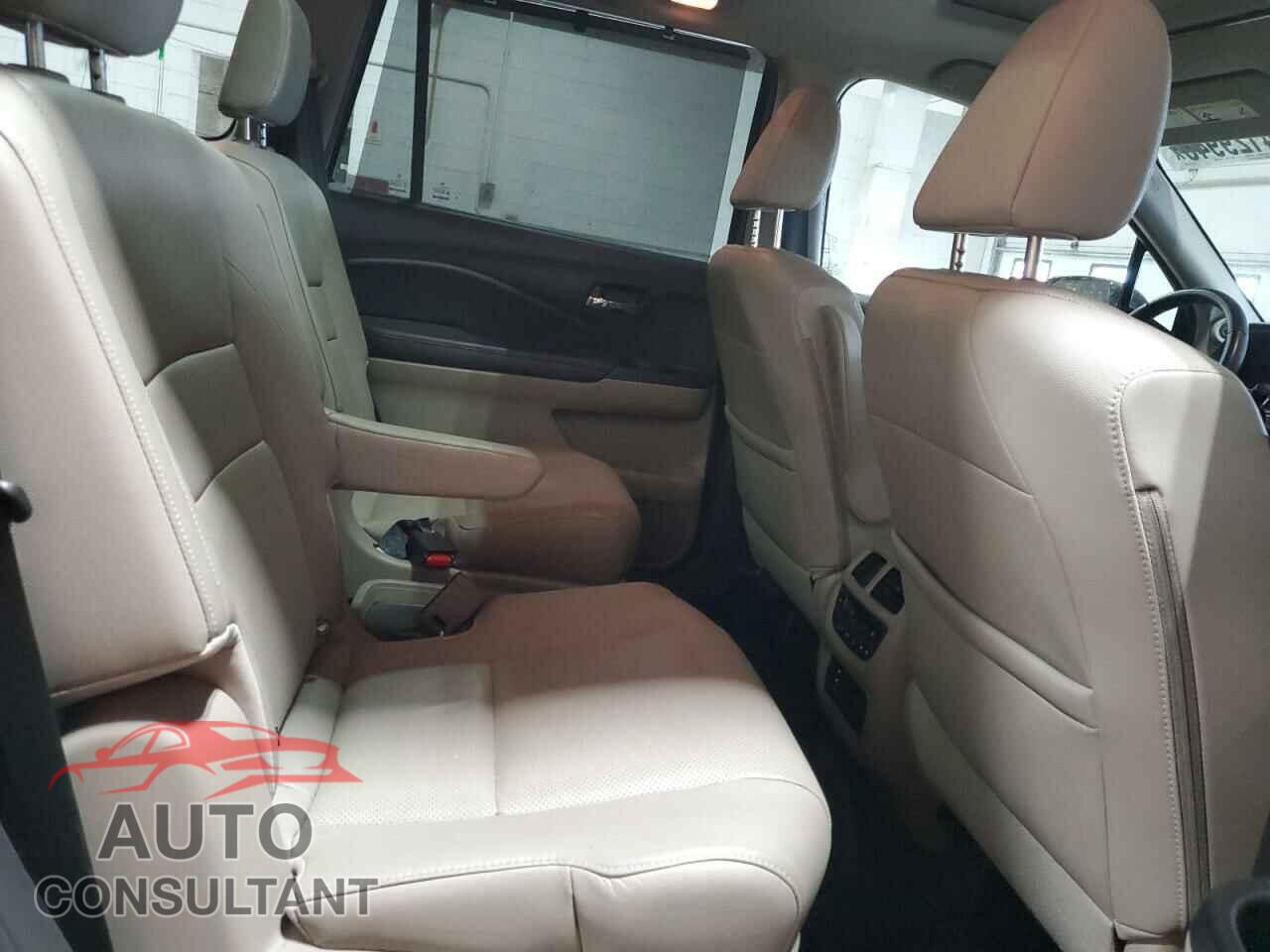 HONDA PILOT 2017 - 5FNYF6H01HB051299