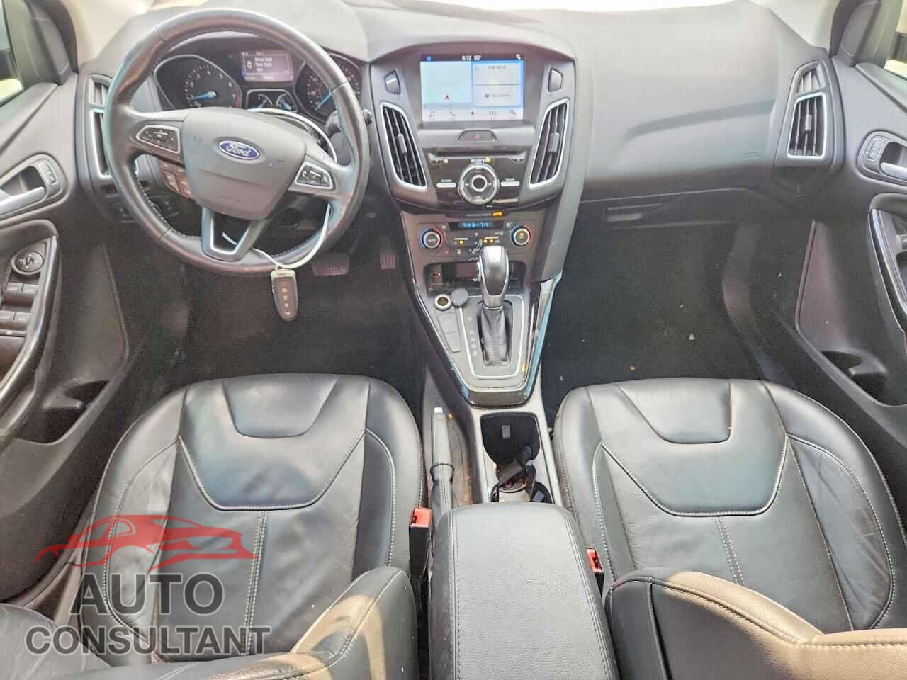 FORD FOCUS 2017 - 1FADP3N20HL219386