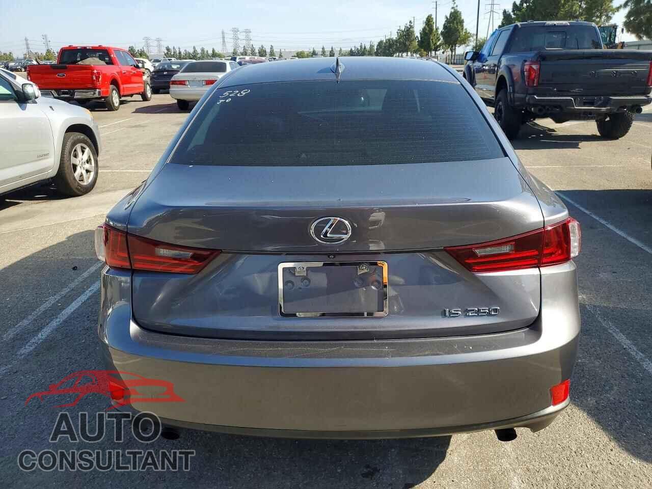 LEXUS IS 2015 - JTHBF1D27F5053779