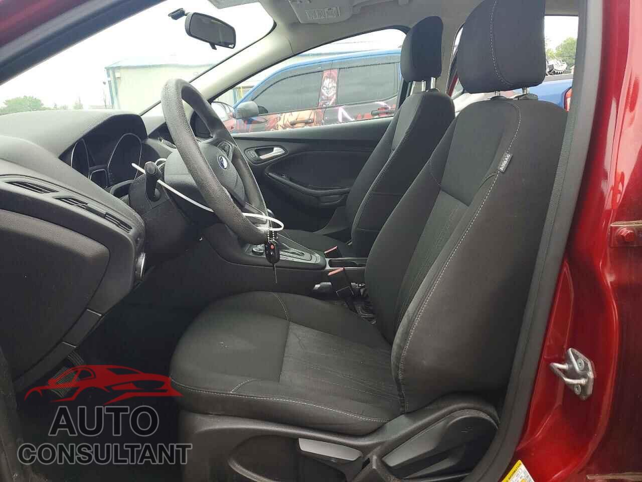 FORD FOCUS 2015 - 1FADP3F27FL381236