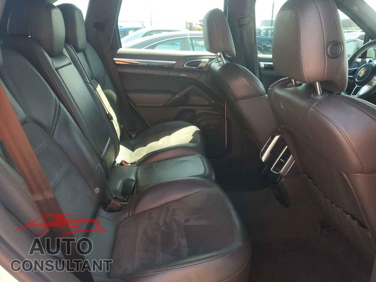 PORSCHE CAYENNE 2017 - WP1AA2A26HKA91514