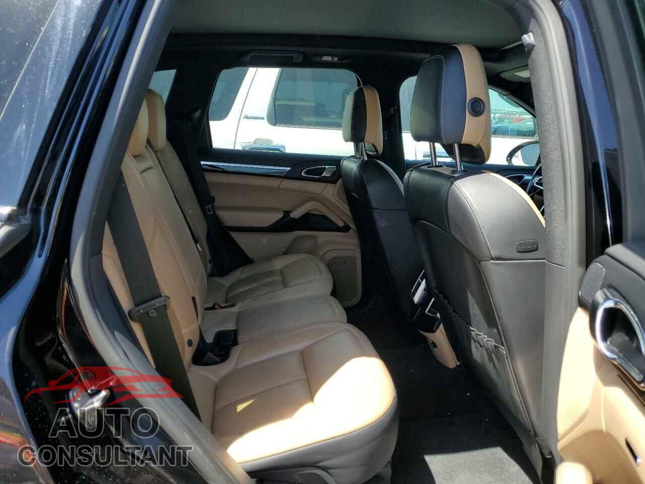 PORSCHE CAYENNE 2016 - WP1AA2A21GKA15679
