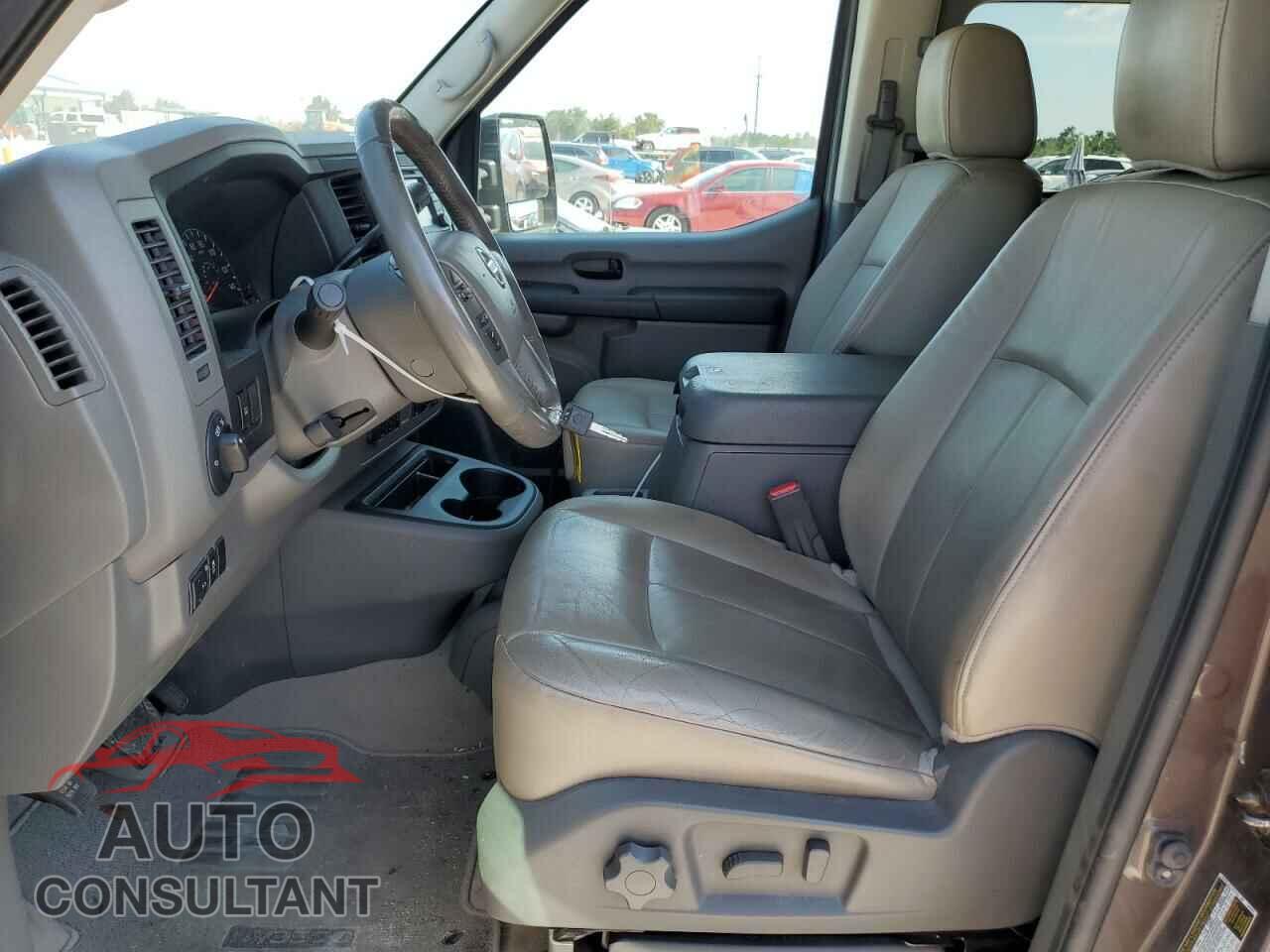 NISSAN NV 2017 - 5BZAF0AA9HN853473