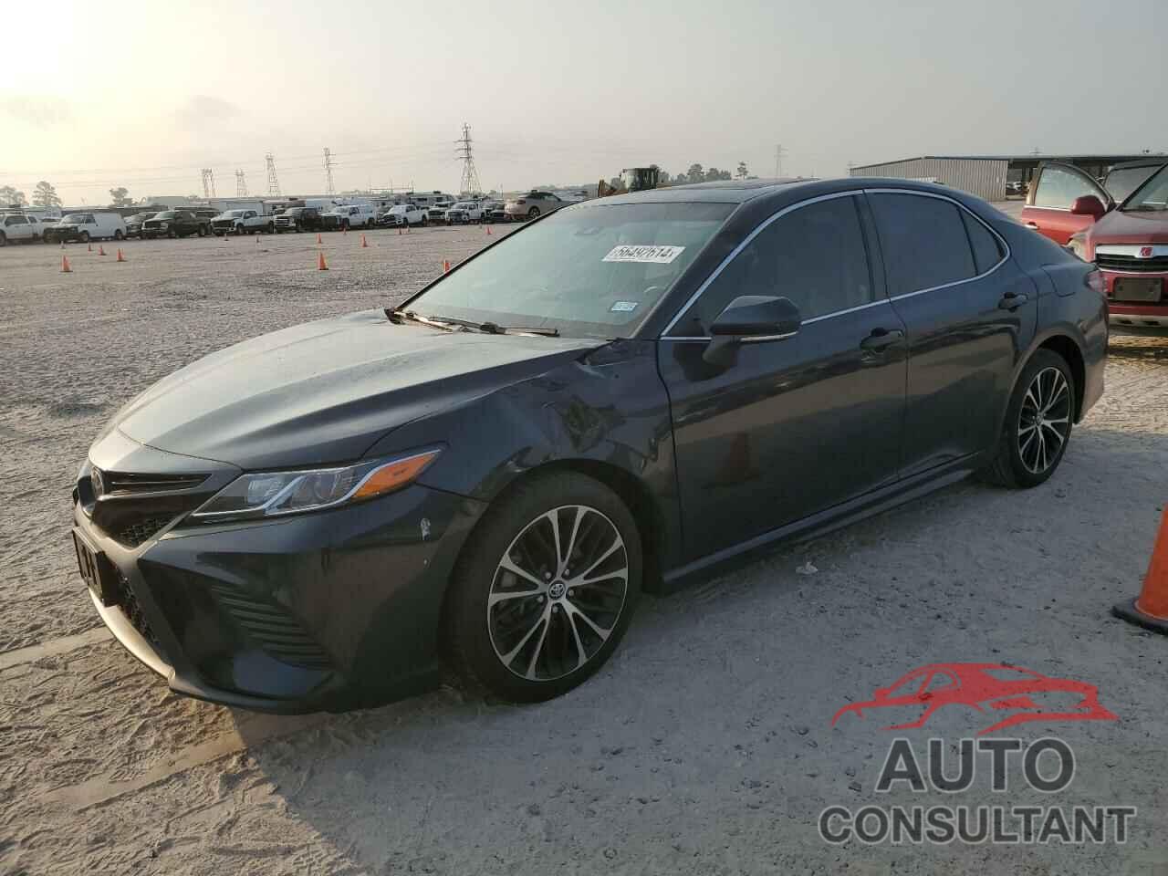 TOYOTA CAMRY 2018 - 4T1B11HK0JU543839