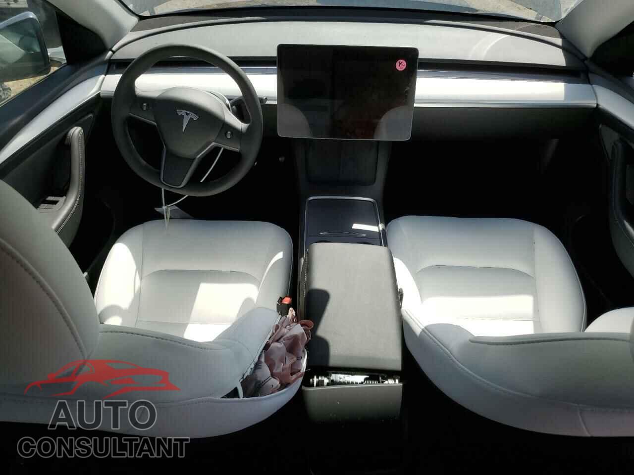 TESLA MODEL Y 2025 - 7SAYGDED2SF319036