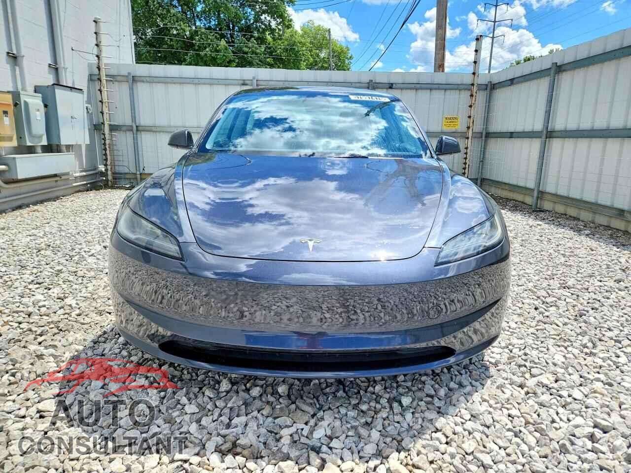 TESLA MODEL 3 2024 - 5YJ3E1EB7RF744692