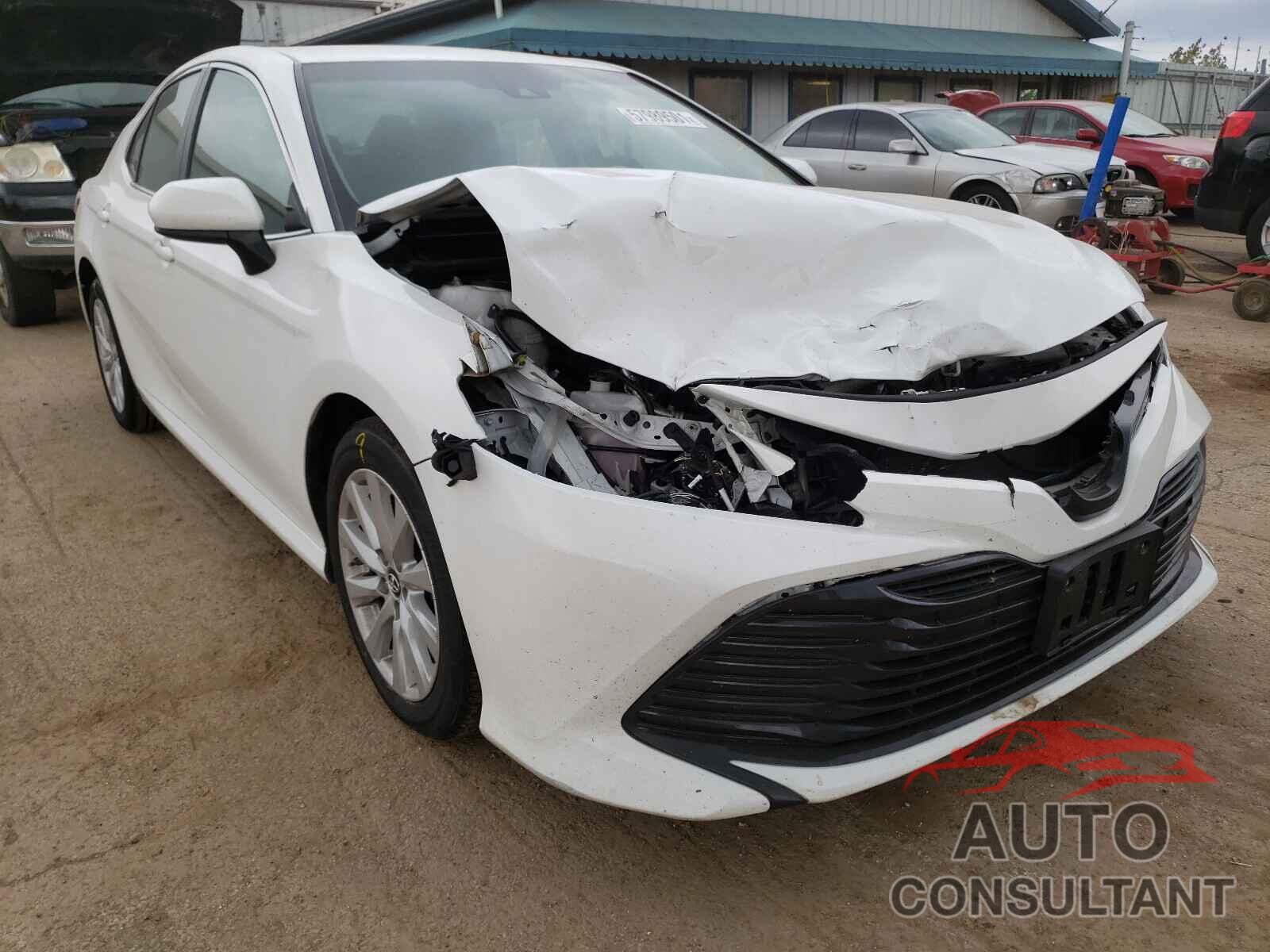 TOYOTA CAMRY 2018 - 4T1B11HK6JU049761