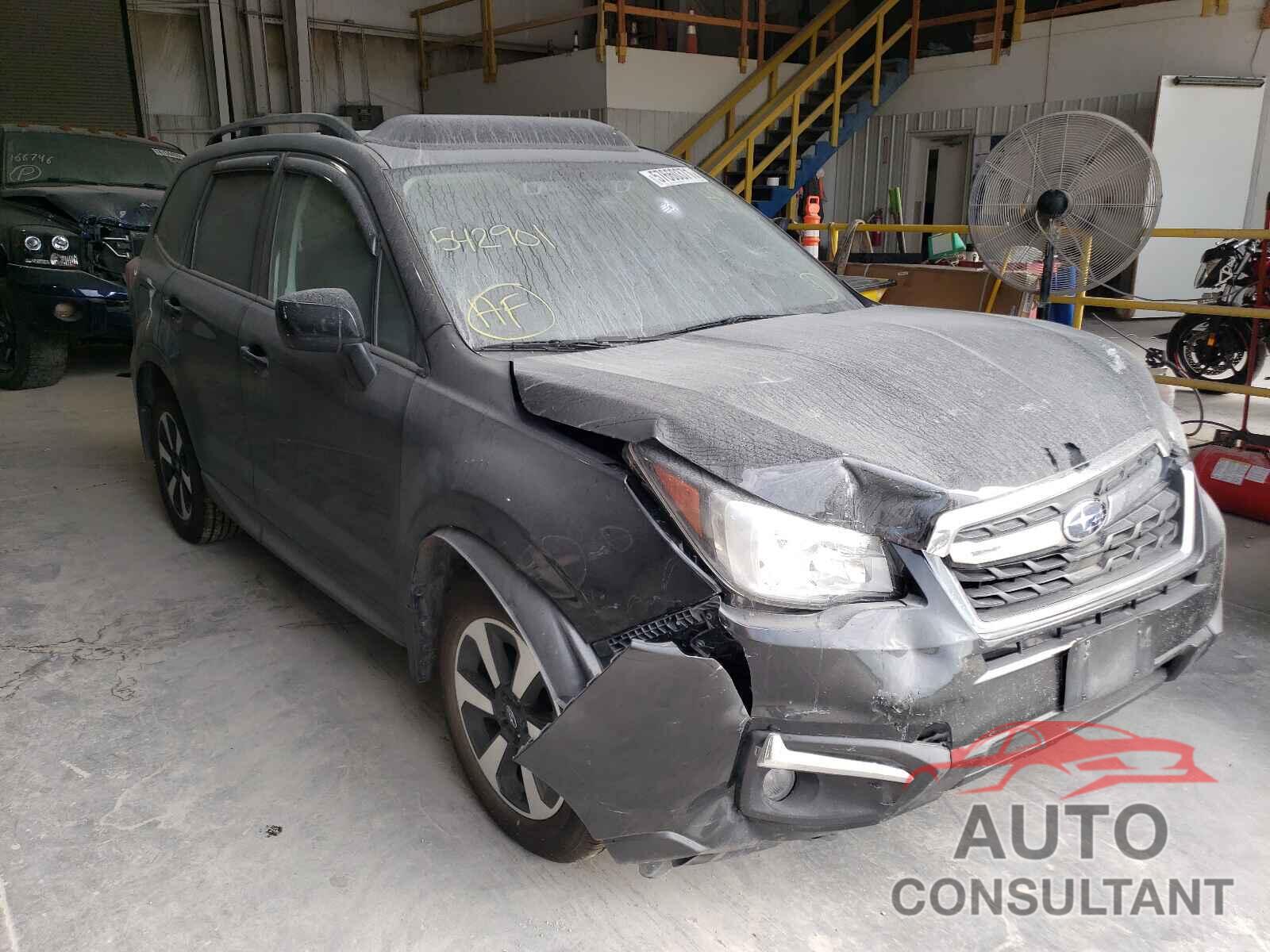 SUBARU FORESTER 2018 - JF2SJAGC6JH542901