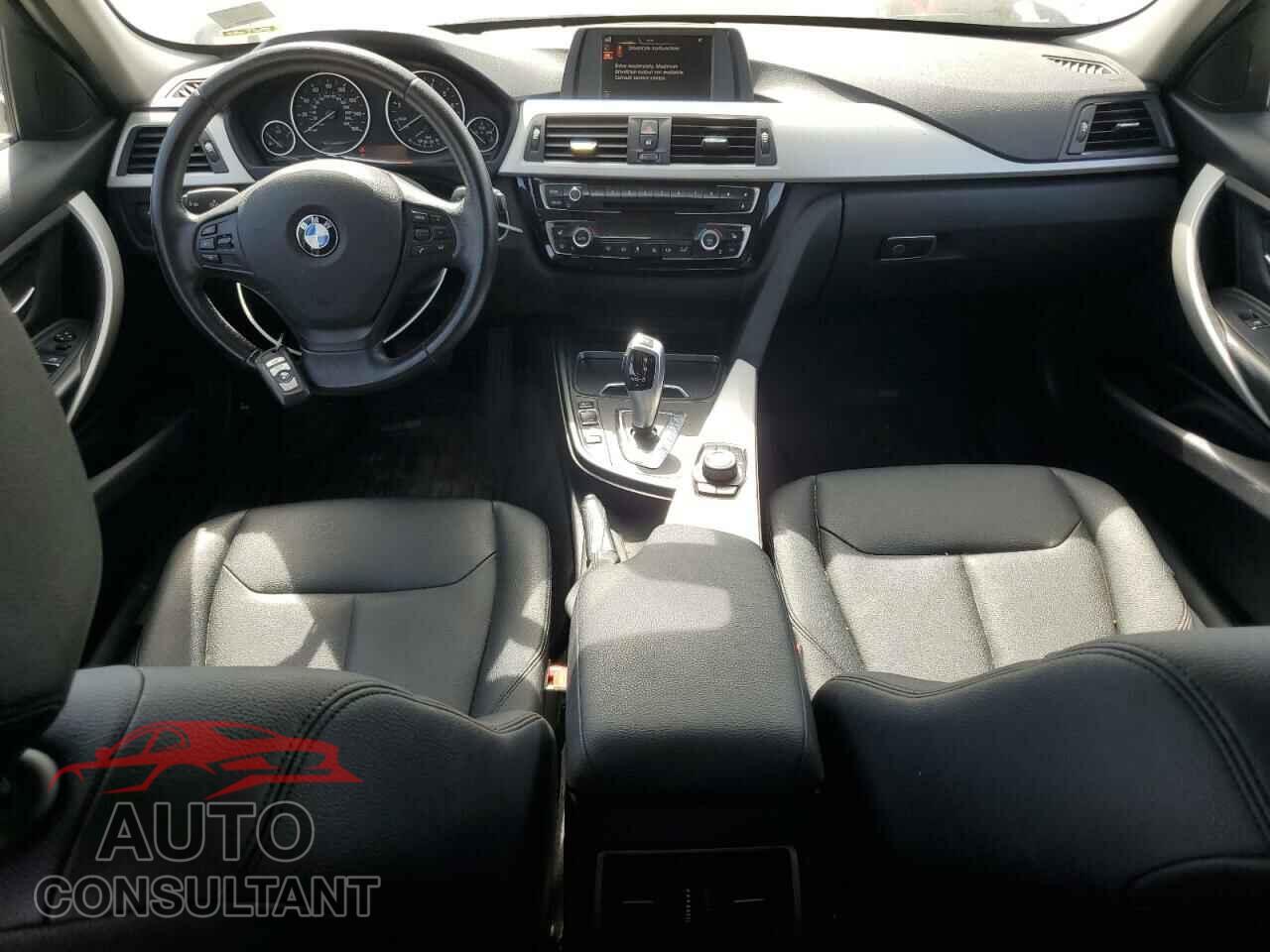 BMW 3 SERIES 2017 - WBA8A9C53HK620298