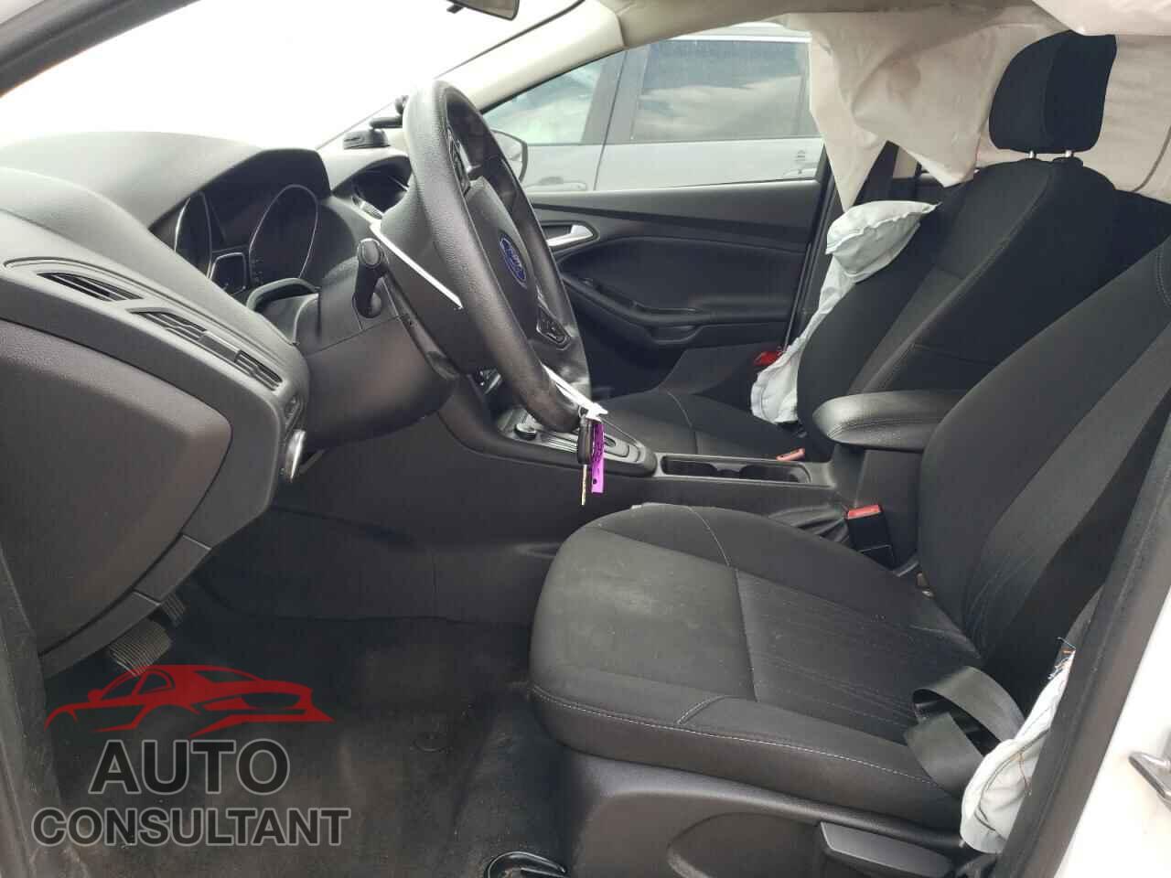 FORD FOCUS 2017 - 1FADP3F24HL323586
