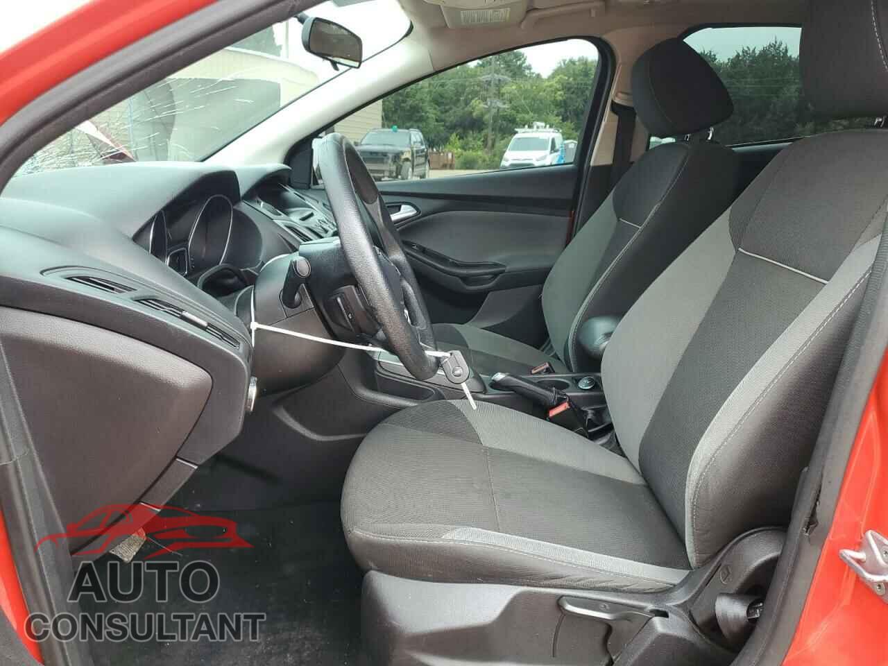 FORD FOCUS 2014 - 1FADP3F2XEL186617