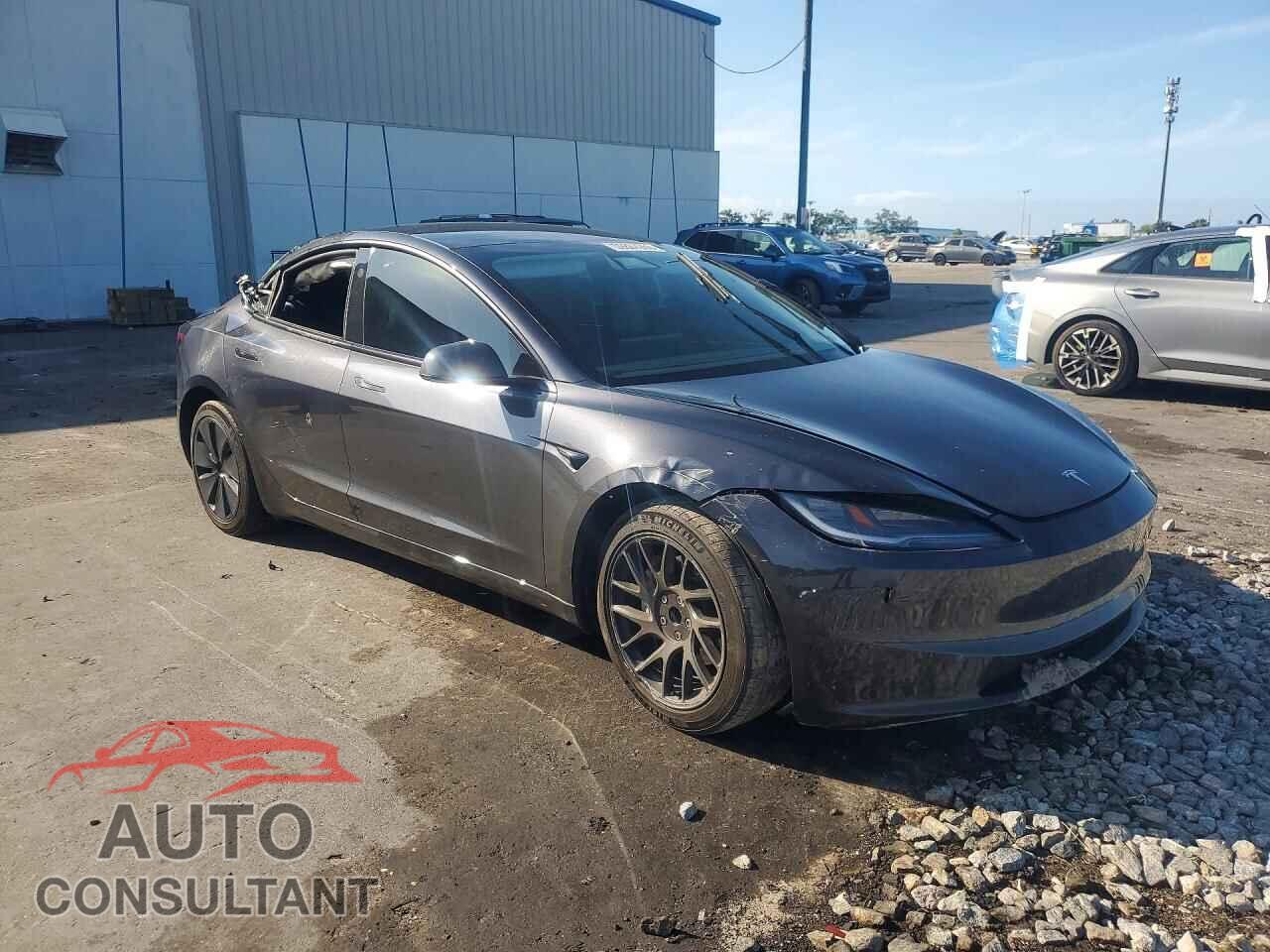 TESLA MODEL 3 2024 - 5YJ3E1EA1RF826568