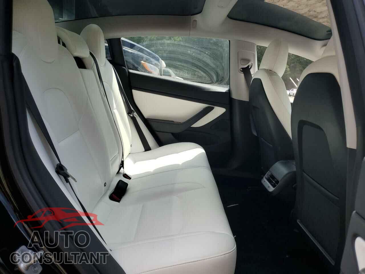 TESLA MODEL 3 2018 - 5YJ3E1EA9JF155185