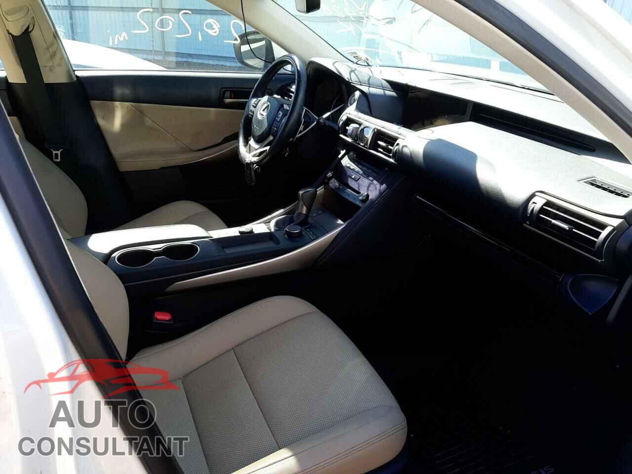 LEXUS IS 2018 - JTHC81D2XJ5029287