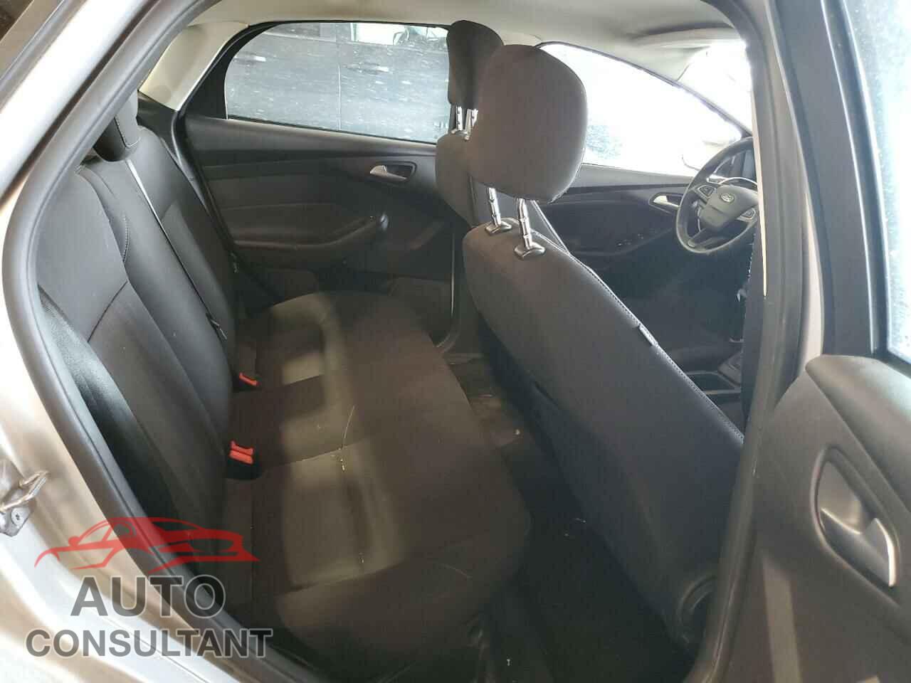 FORD FOCUS 2017 - 1FADP3F25HL308871