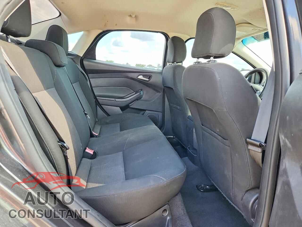 FORD FOCUS 2015 - 1FADP3F2XFL203708
