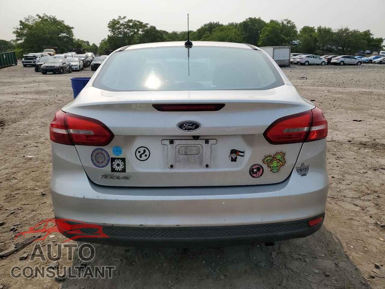 FORD FOCUS 2017 - 1FADP3E29HL218639