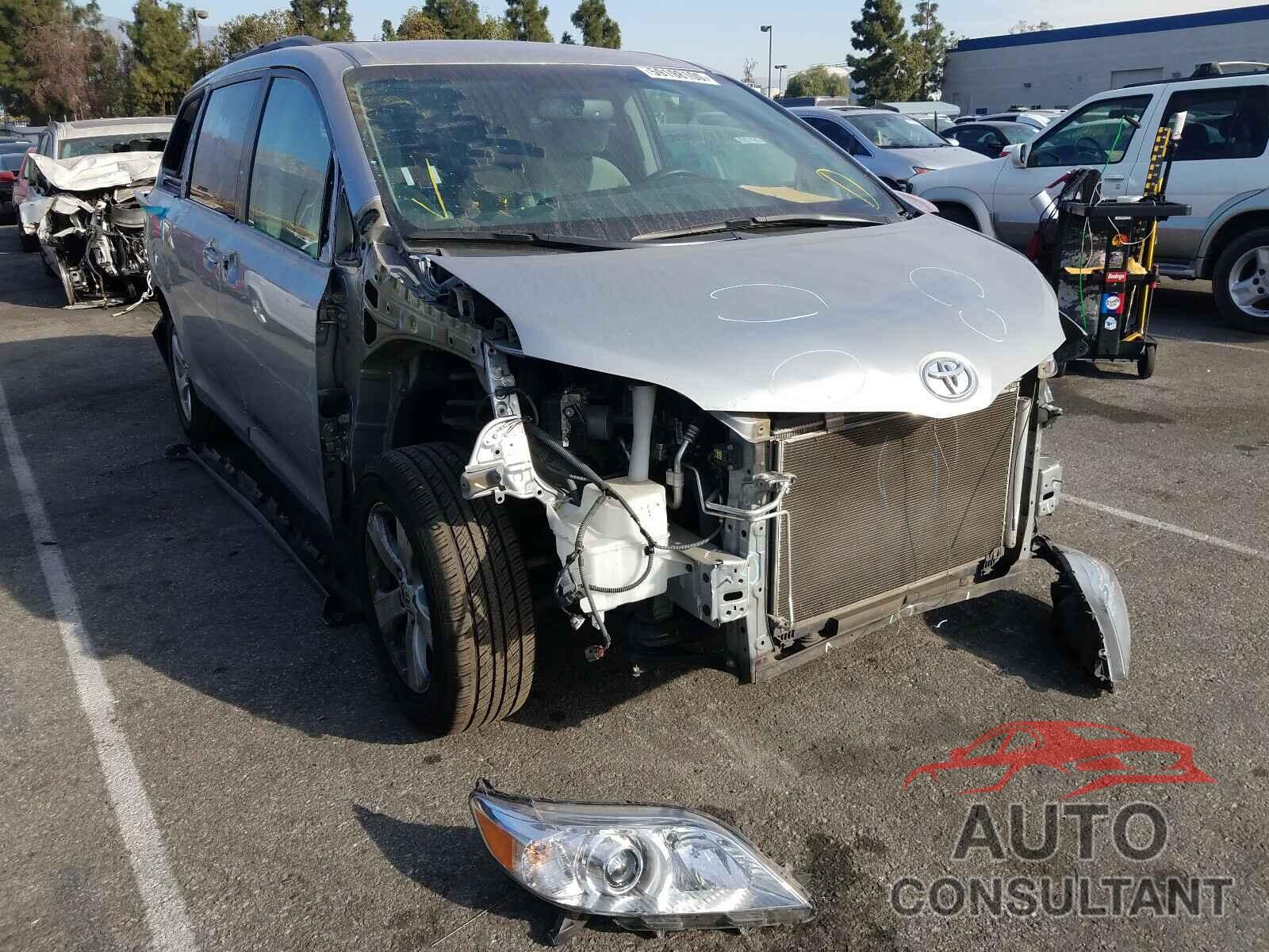 TOYOTA SIENNA 2017 - 5TDKZ3DCXHS887281