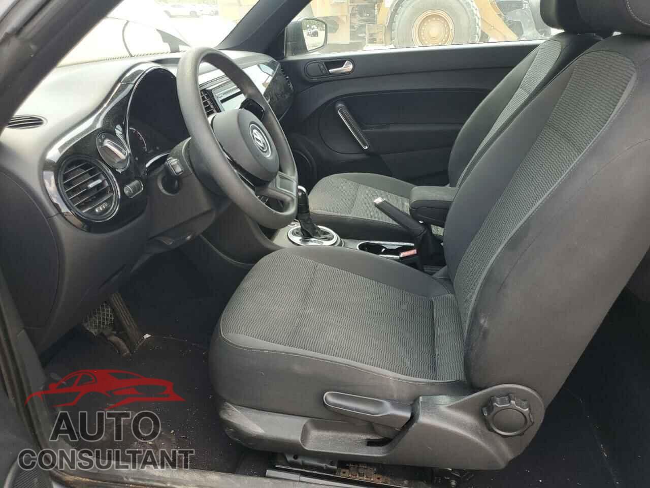 VOLKSWAGEN BEETLE 2013 - 3VWFP7AT7DM645171