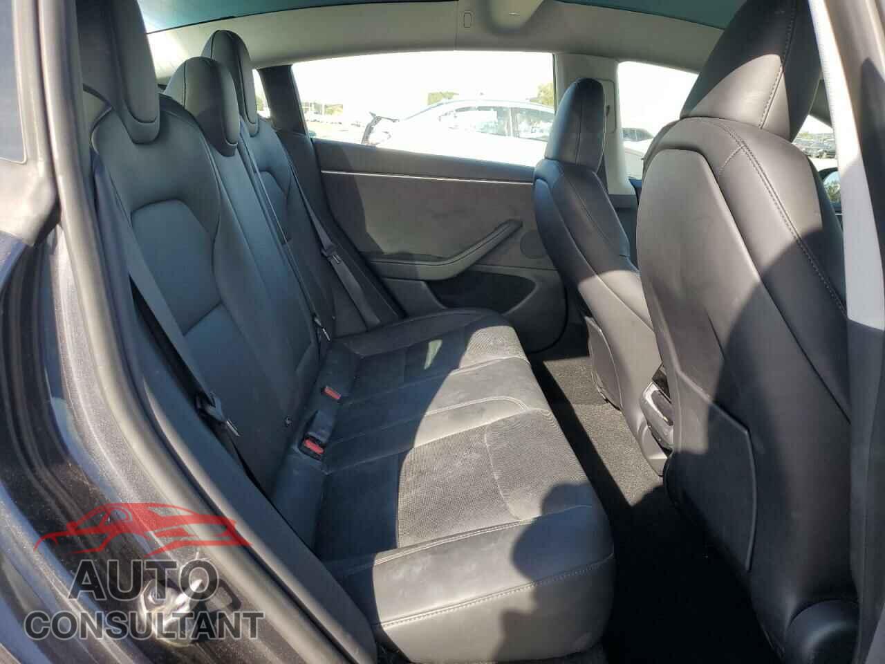 TESLA MODEL 3 2024 - 5YJ3E1EB5RF809104