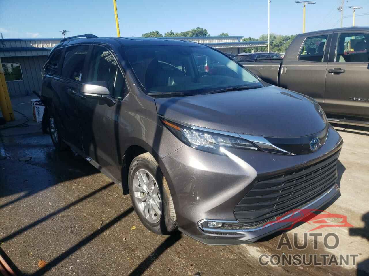 TOYOTA SIENNA 2022 - 5TDYSKFC8NS053351