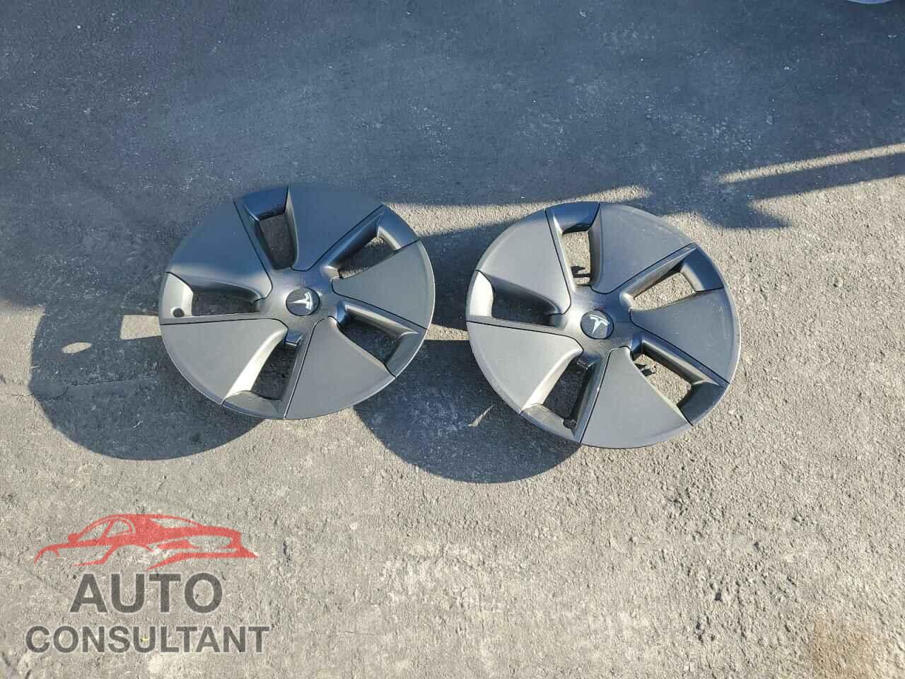 TESLA MODEL 3 2023 - 5YJ3E1EA9PF433740