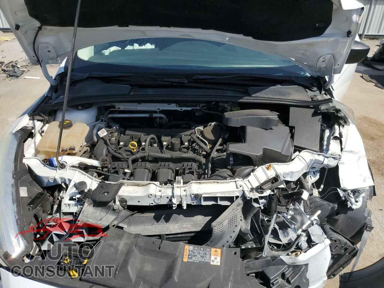 FORD FOCUS 2016 - 1FADP3E28GL257477