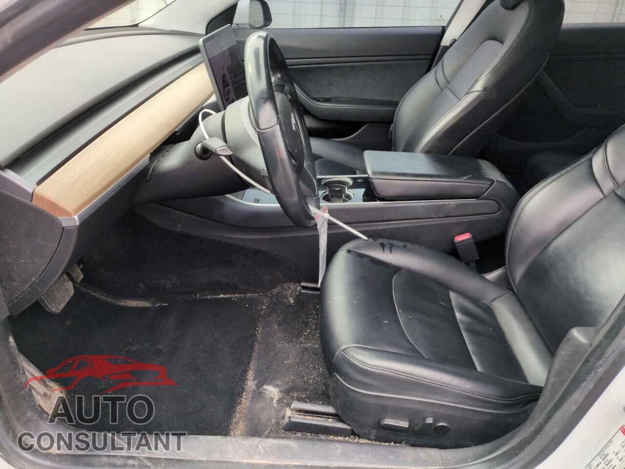 TESLA MODEL 3 2017 - 5YJ3E1EA2HF000827
