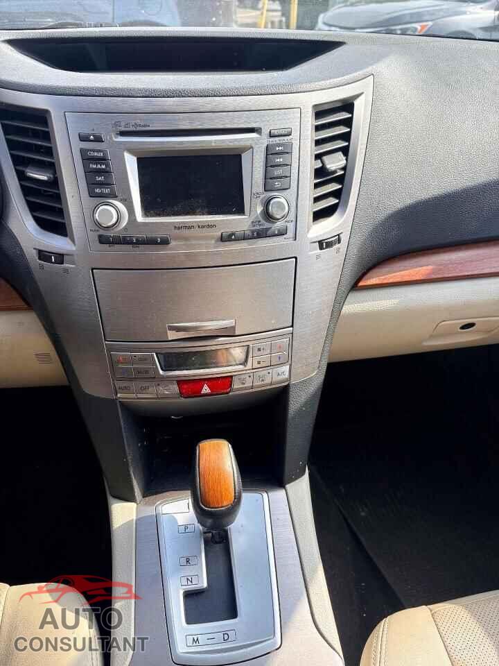 SUBARU OUTBACK 2013 - 4S4BRBKC1D3230308