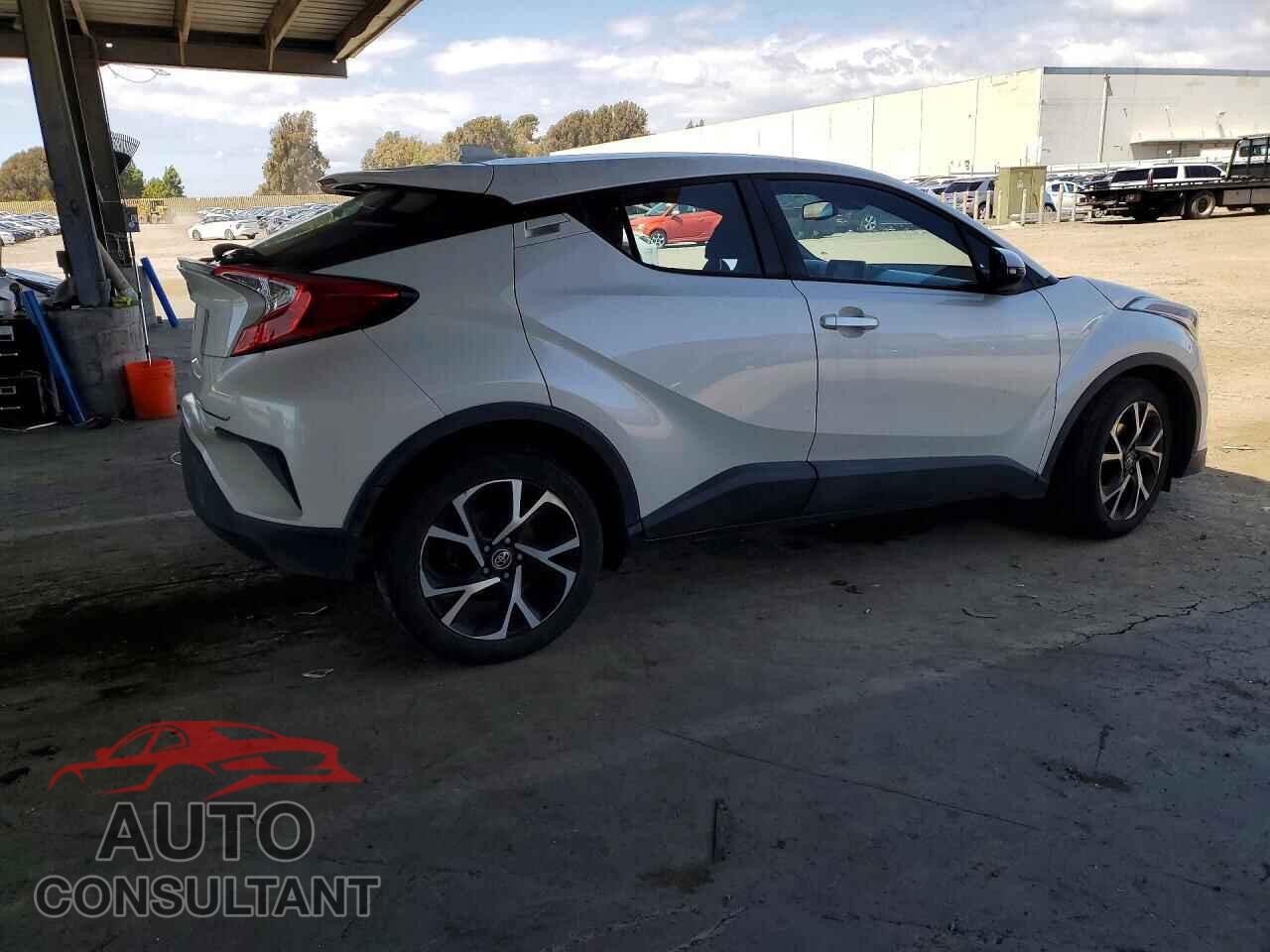 TOYOTA C-HR 2018 - NMTKHMBX4JR045281