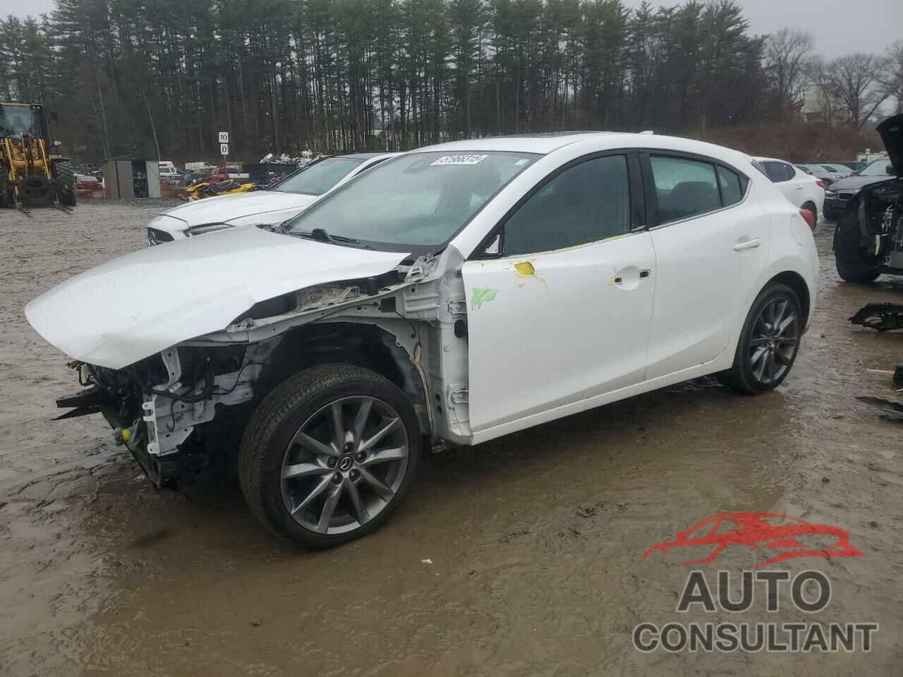 MAZDA 3 2018 - 3MZBN1L31JM214352