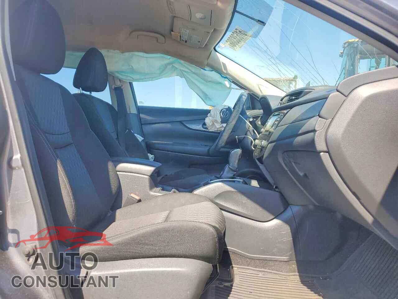NISSAN ROGUE 2017 - KNMAT2MV3HP529510