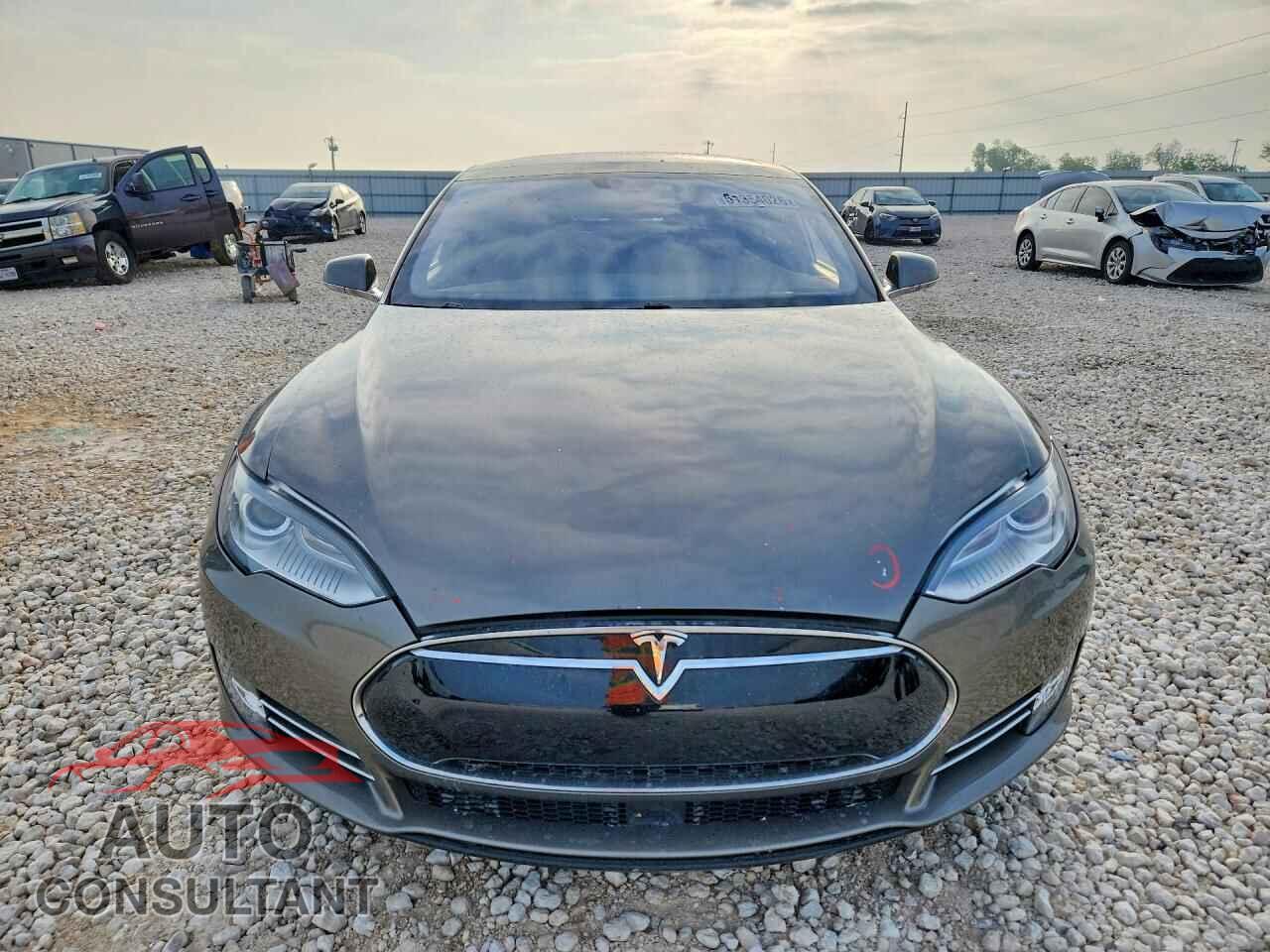 TESLA MODEL S 2015 - 5YJSA1E42FF115359
