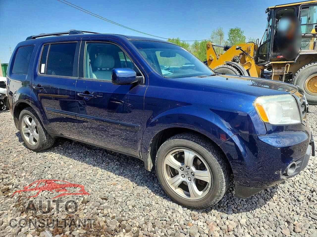 HONDA PILOT 2015 - 5FNYF4H53FB044108