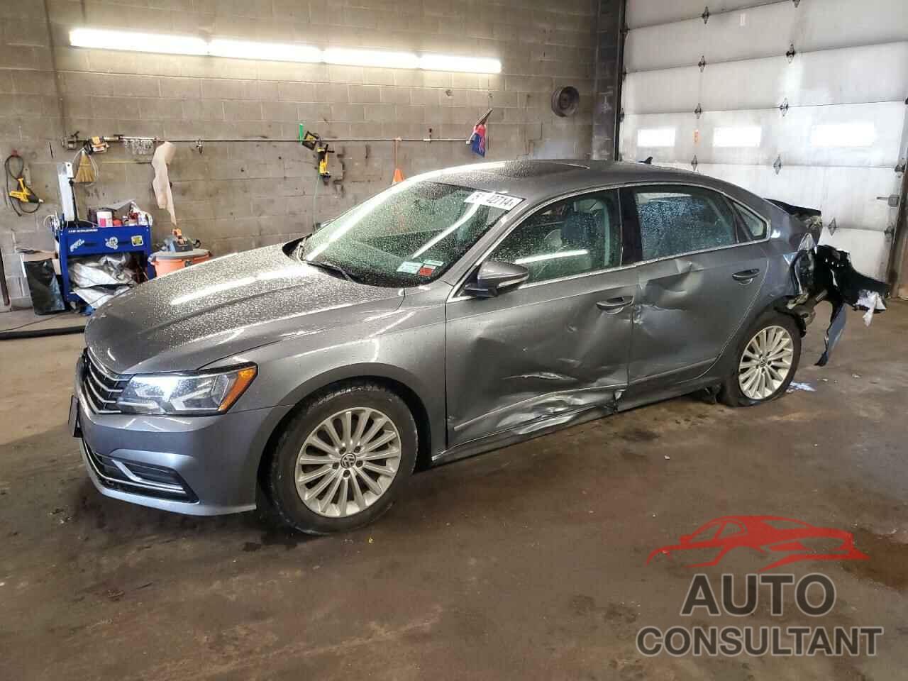 VOLKSWAGEN PASSAT 2017 - 1VWBT7A3XHC068315