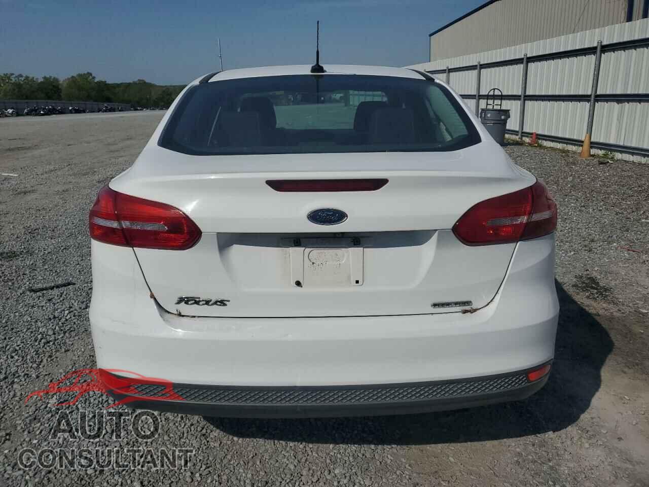 FORD FOCUS 2015 - 1FADP3E2XFL381779