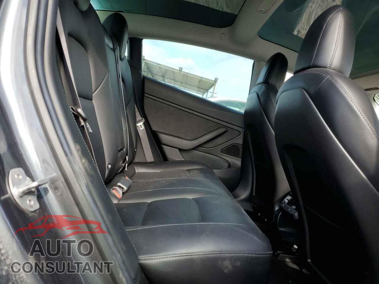 TESLA MODEL 3 2018 - 5YJ3E1EA2JF038886