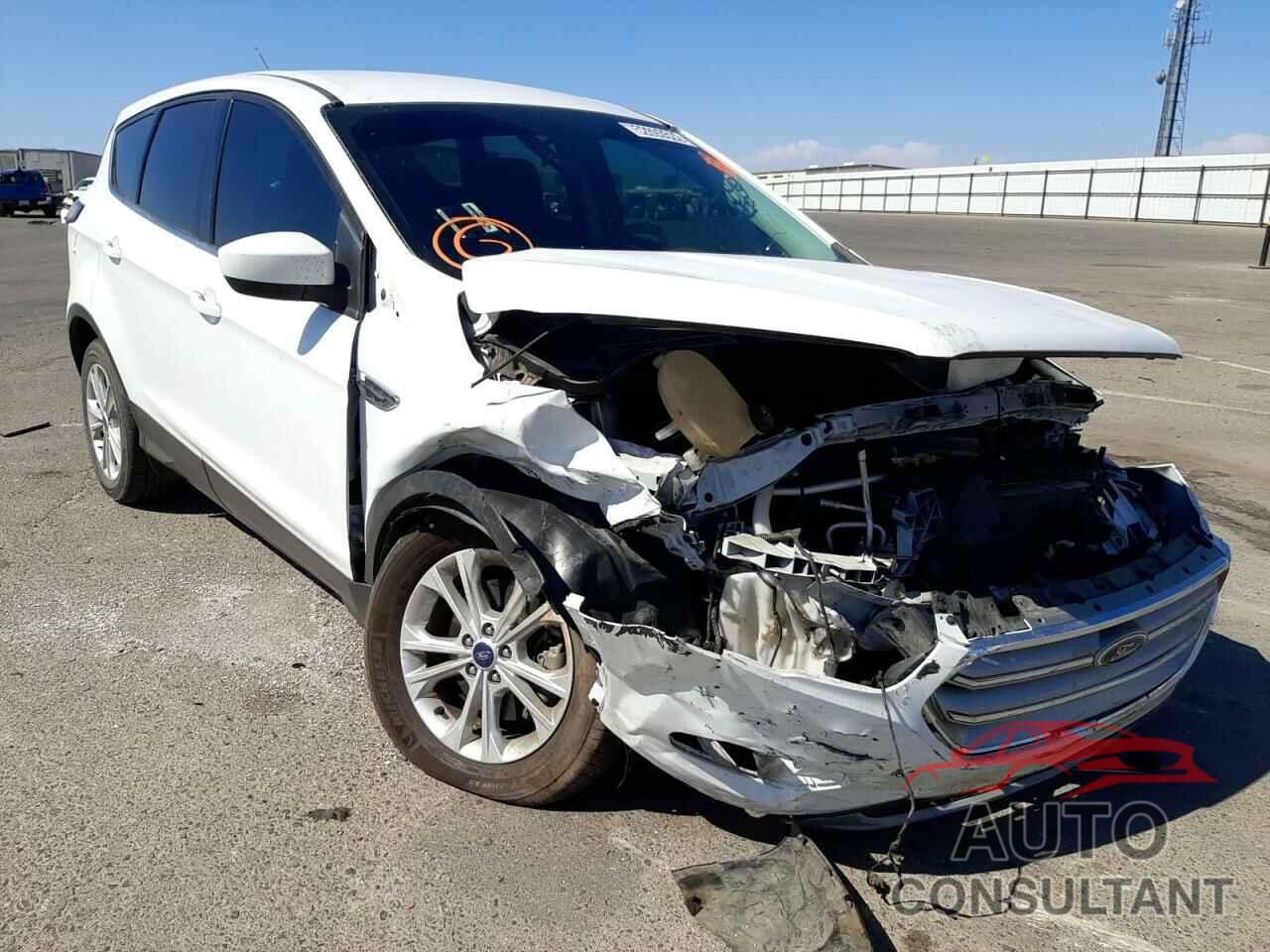FORD ESCAPE 2017 - 1FMCU0G9XHUC88924