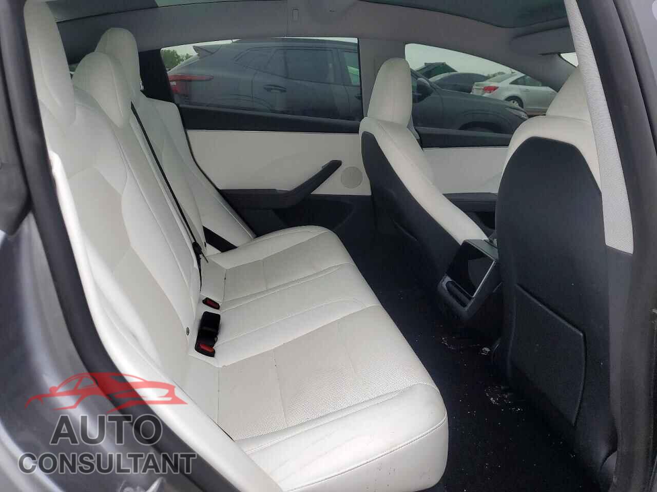 TESLA MODEL 3 2025 - 5YJ3E1EB6SF886540