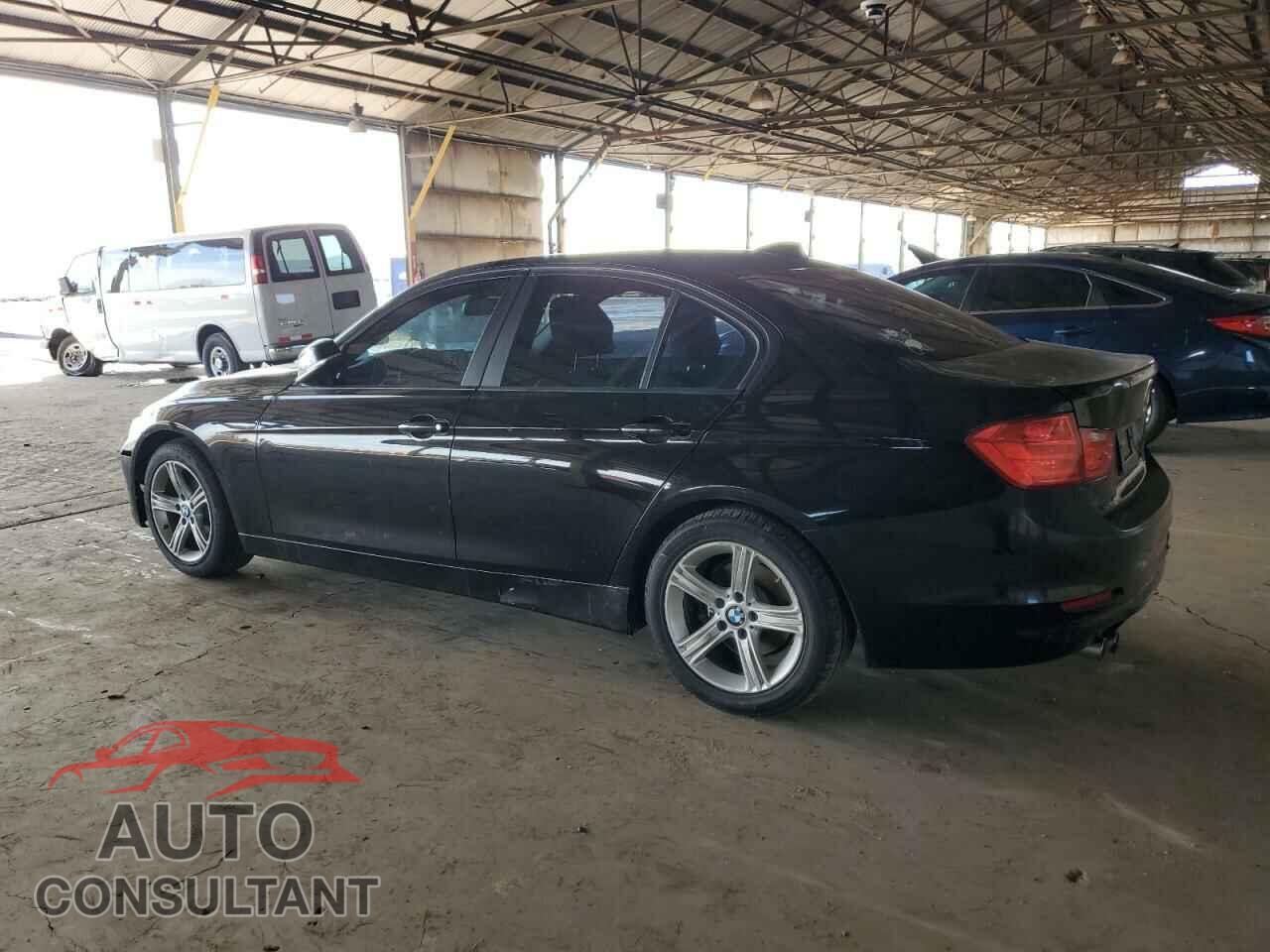 BMW 3 SERIES 2013 - WBA3C1C5XDF440924