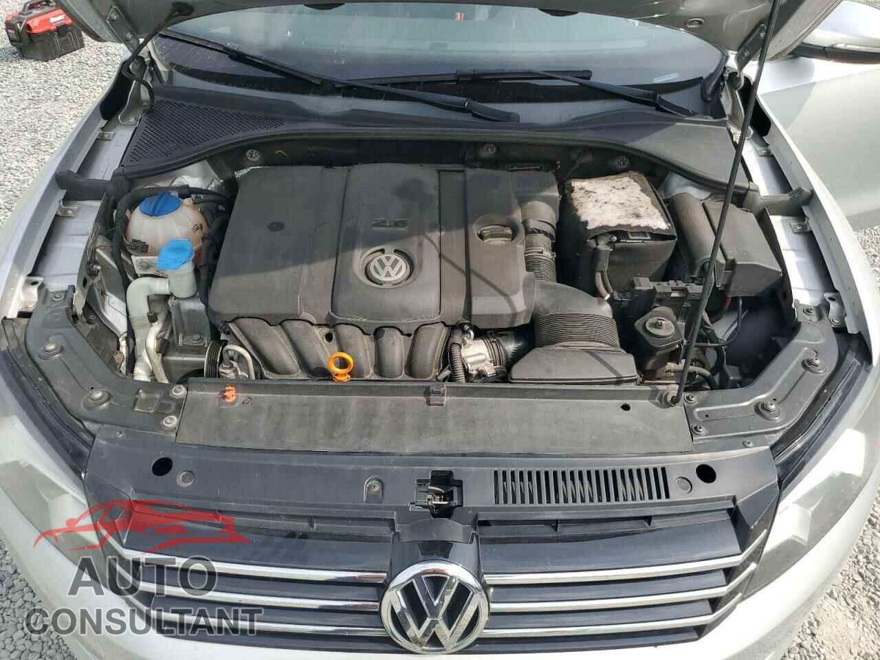 VOLKSWAGEN PASSAT 2012 - 1VWBP7A31CC043350