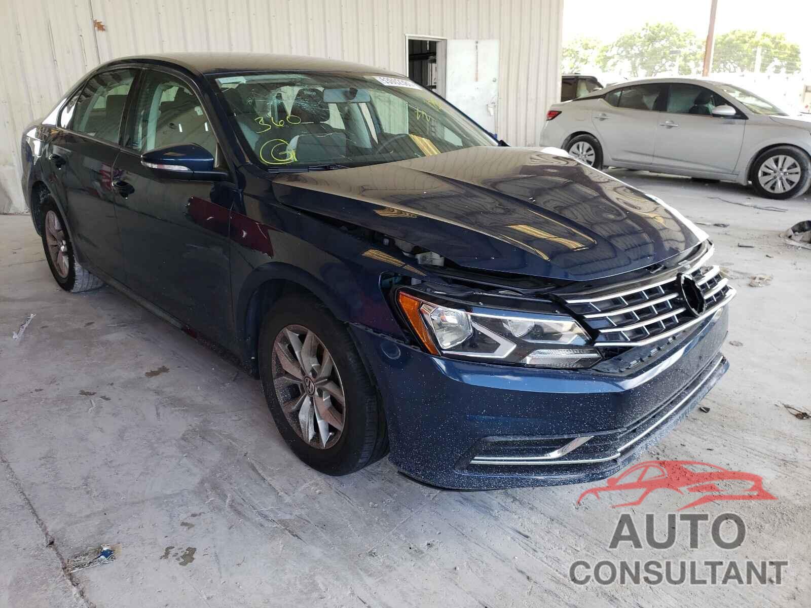 VOLKSWAGEN PASSAT 2018 - 1VWAA7A32JC022517