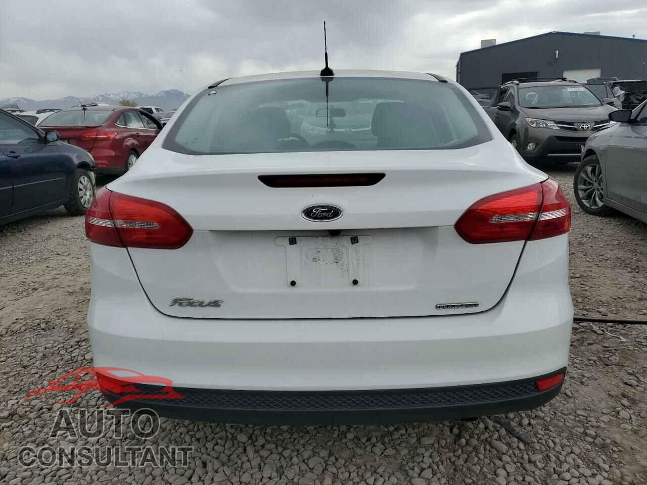 FORD FOCUS 2015 - 1FADP3E2XFL324143